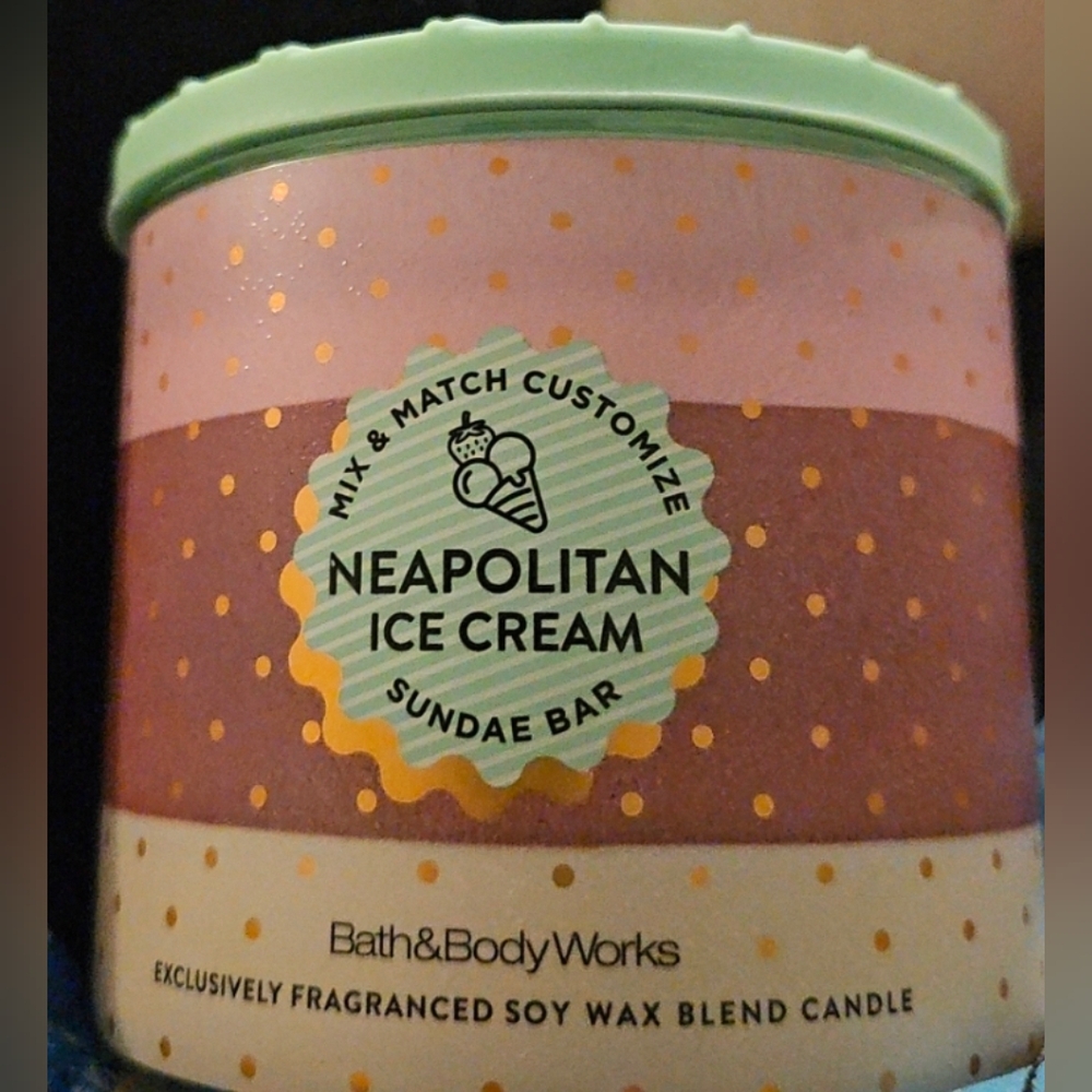 Bath & Body Works Neapolitan Ice Cream 3 WICK Candle